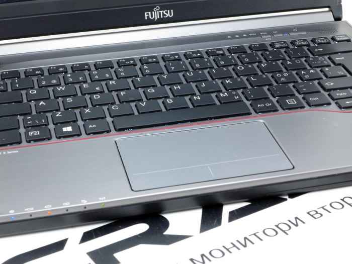 Fujitsu LifeBook E736-Or02F.jpeg